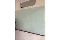 THANH LÝ BẢNG KÍNH 1M6
