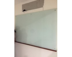 THANH LÝ BẢNG KÍNH 1M6