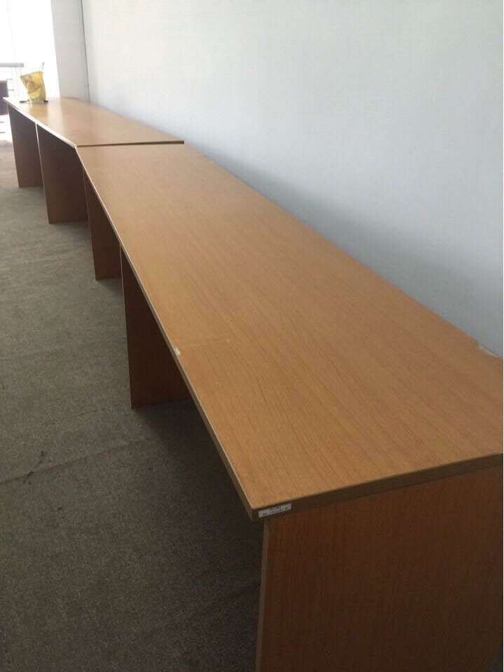 Thanh lý bàn làm việc nhóm 2m4