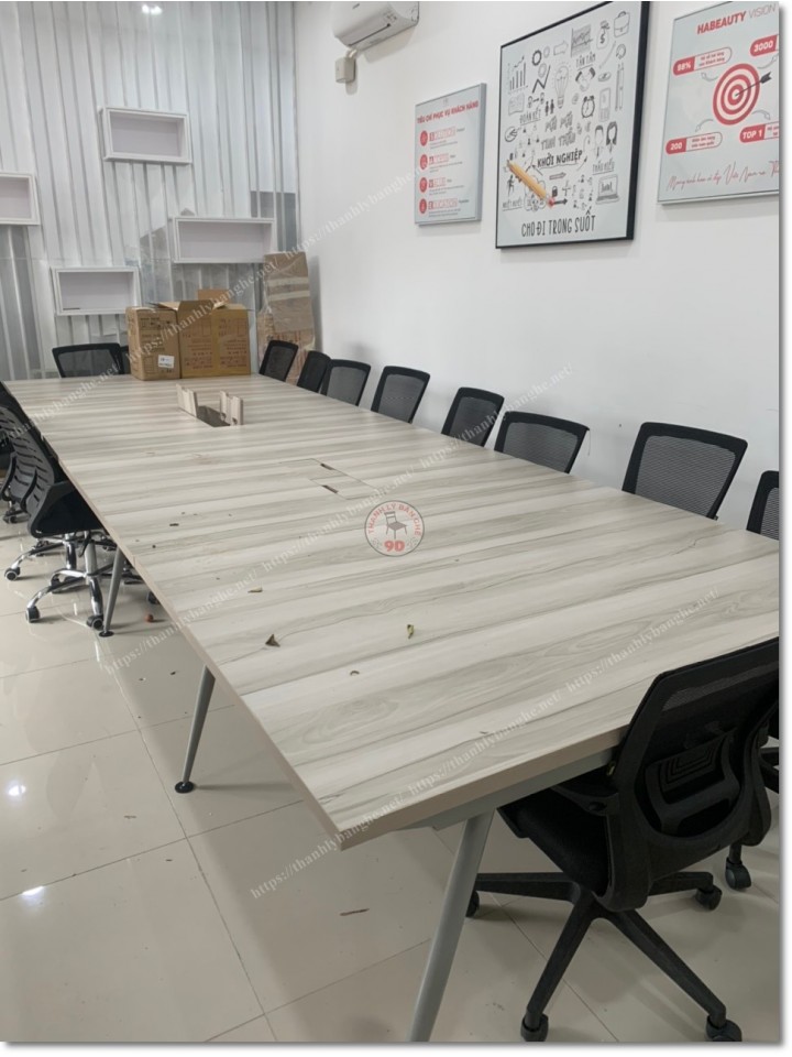 THANH LÝ BÀN HỌP VĂN PHÒNG LỚN 1M4 X 4M