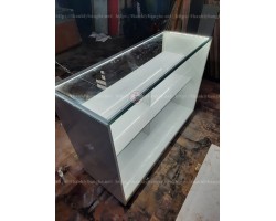Tủ kính trưng bày đồ thời trang 1m2 x 50