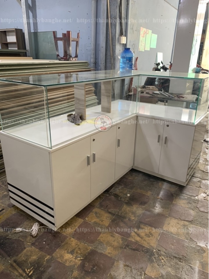 Tủ Quầy L 1m6 x 1m2 mới 99%