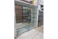Thanh lý tủ kệ kính treo tường trưng bày
