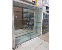 Thanh lý tủ kệ kính treo tường trưng bày