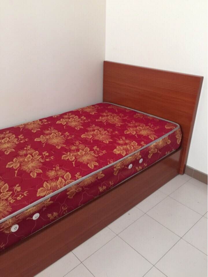Thanh lý giường 1m như mới (kèm nệm)