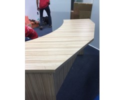 Thanh lý bàn làm việc kiểu dáng cách điệu