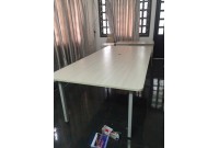 Thanh lý bàn họp MDF 2m4