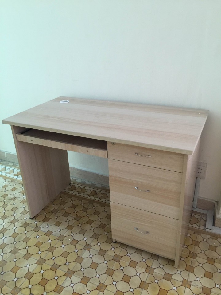 Bàn làm việc 1m2 cũ 3 hộc tủ thanh lý