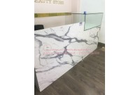 Quầy kính thanh lý 2m2 giá rẻ tại TpHCM