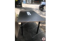 Bàn làm việc chân sắt cho văn phòng cũ