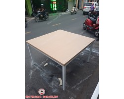 Bàn làm việc nhóm 1m2 thanh lý giá rẻ tại HCM