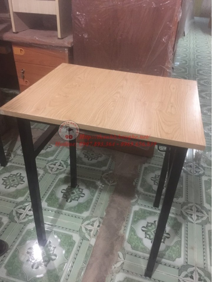 Thanh lý gấp bàn học sinh, sinh viên giá rẻ mới 95%