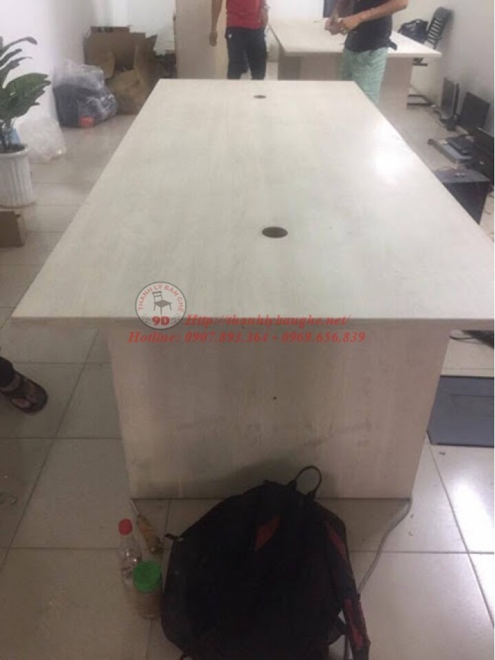 THANH LÝ BÀN HỌP 2M4 TẠI TPHCM