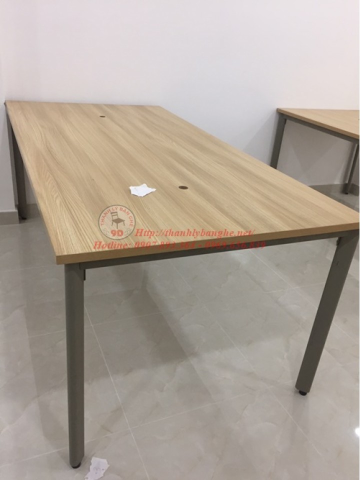 Thanh lý bàn họp chân sắt cũ MS 608