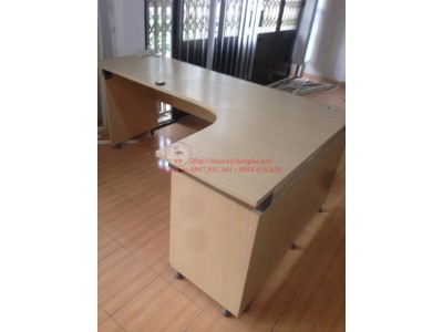 Thanh lý bàn văn phòng giá rẻ tại TpHCM