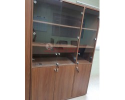 Thanh lý tủ kính trưng bày văn phòng