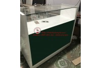 Cần thanh lý gấp 05 tủ kính trưng bày điện thoại cũ giá rẻ