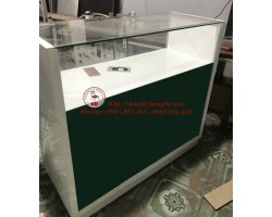 Cần thanh lý gấp 05 tủ kính trưng bày điện thoại cũ giá rẻ