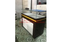 Thanh lý tủ kính trưng bày điện thoại cũ MS707