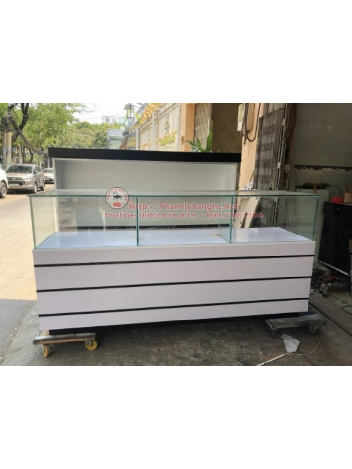 Tủ trưng bày nằm giữa nhà cũ giá rẻ MS813