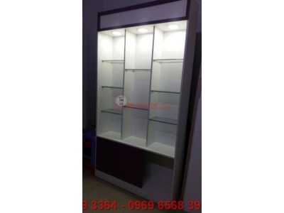 Sự khác biệt giữa tủ kiếng trưng bày và tủ nhôm kính trưng bày