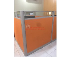 Thanh lý vách ngăn văn phòng cũ màu cam 1m2